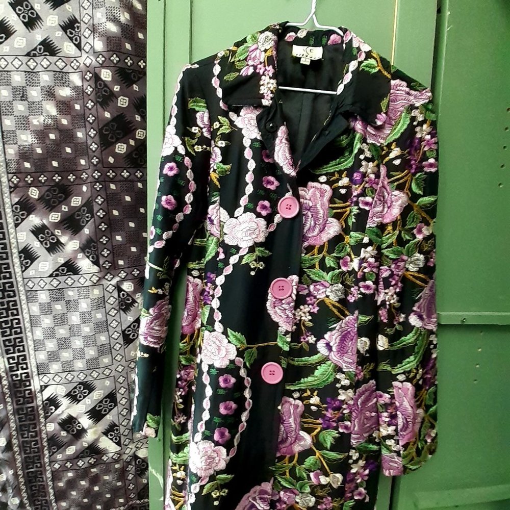 Embroidery Elegant Lined Dinner Coat